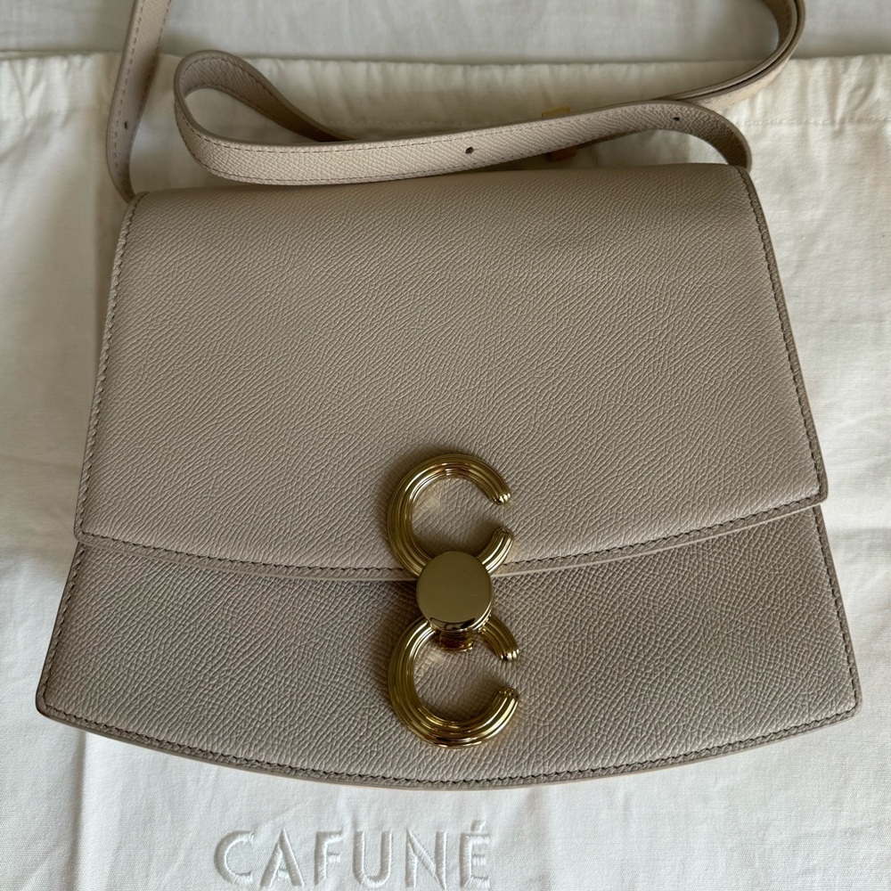Cafuné Pendulum Mushroom Taupe Textured Leather Bag - Picture 2 of 8